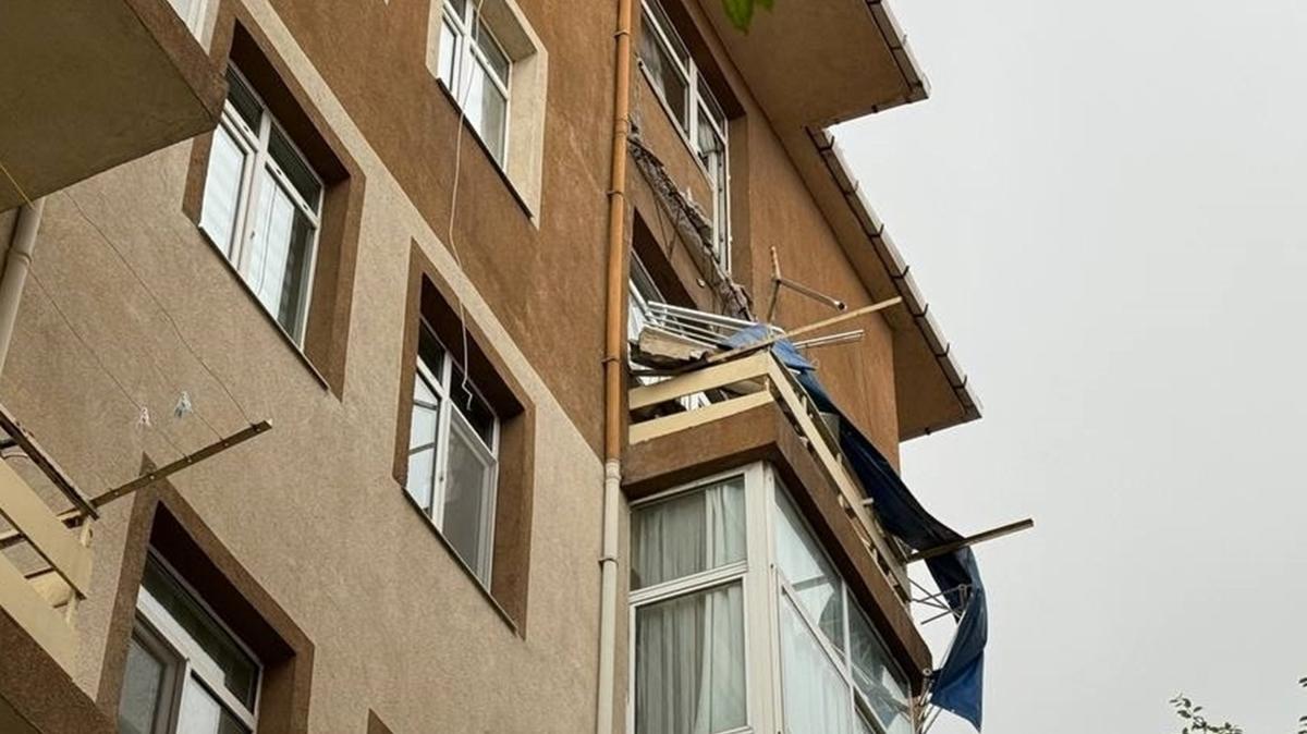 Avclar'da balkonu ken 6 katl bina tahliye edildi