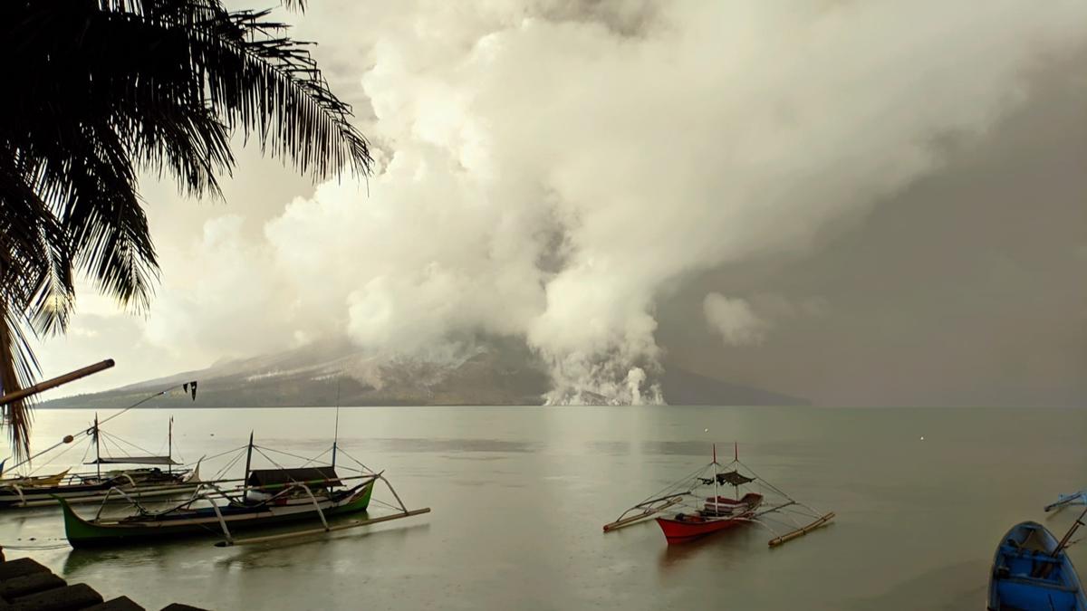 Endonezya'da yanarda patlamasndan etkilenenler gvenli blgelere yerletirilecek