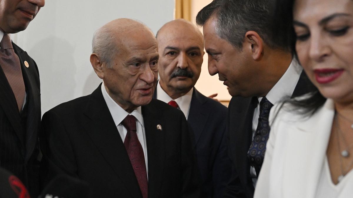 MHP Genel Bakan Devlet Baheli ile gren zgr zel'den aklama