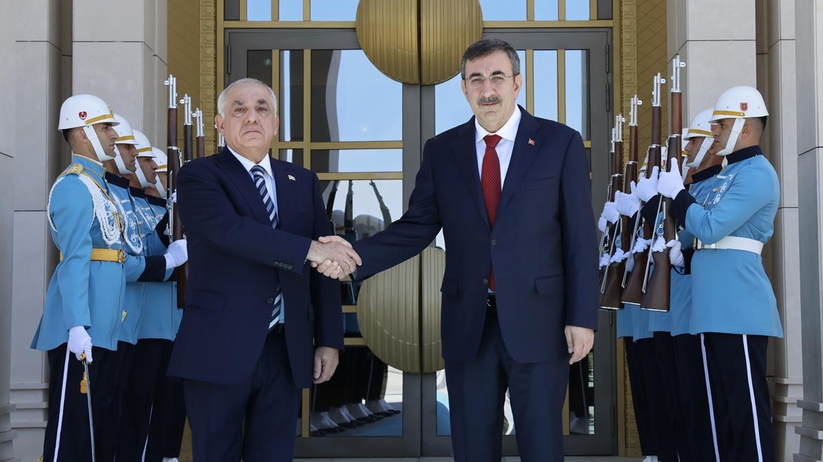 Cumhurbakan Yardmcs Ylmaz, Asadov ile grt