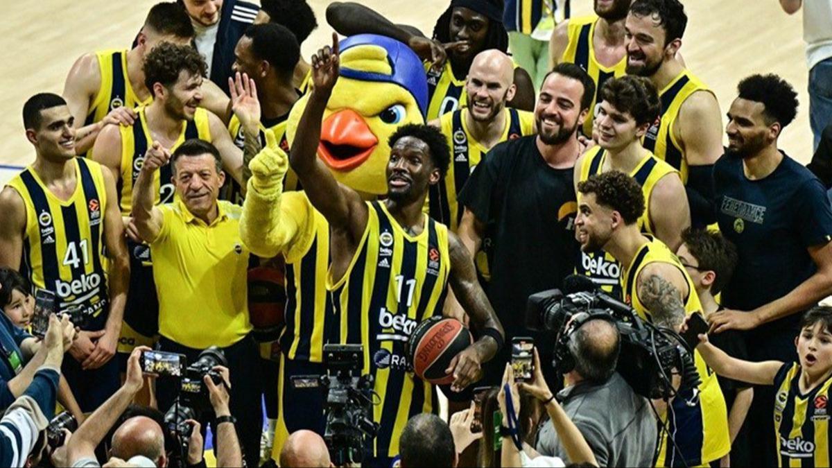 Fenerbahe Beko 5 yl sonra Drtl Final'de