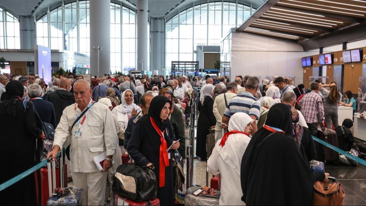 stanbul'daki ilk hac kafilesi uurland