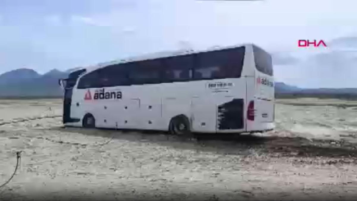 Şehirlerarası yolcu otobüsü şarampole uçtu
