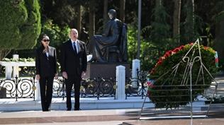 Haydar Aliyev doumunun 101. ylnda kabri banda anld