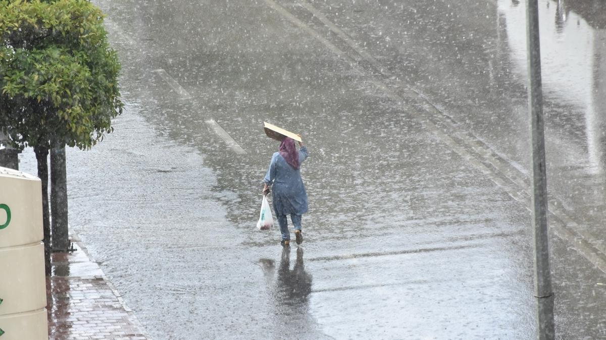 Antalya'da iddetli yamur