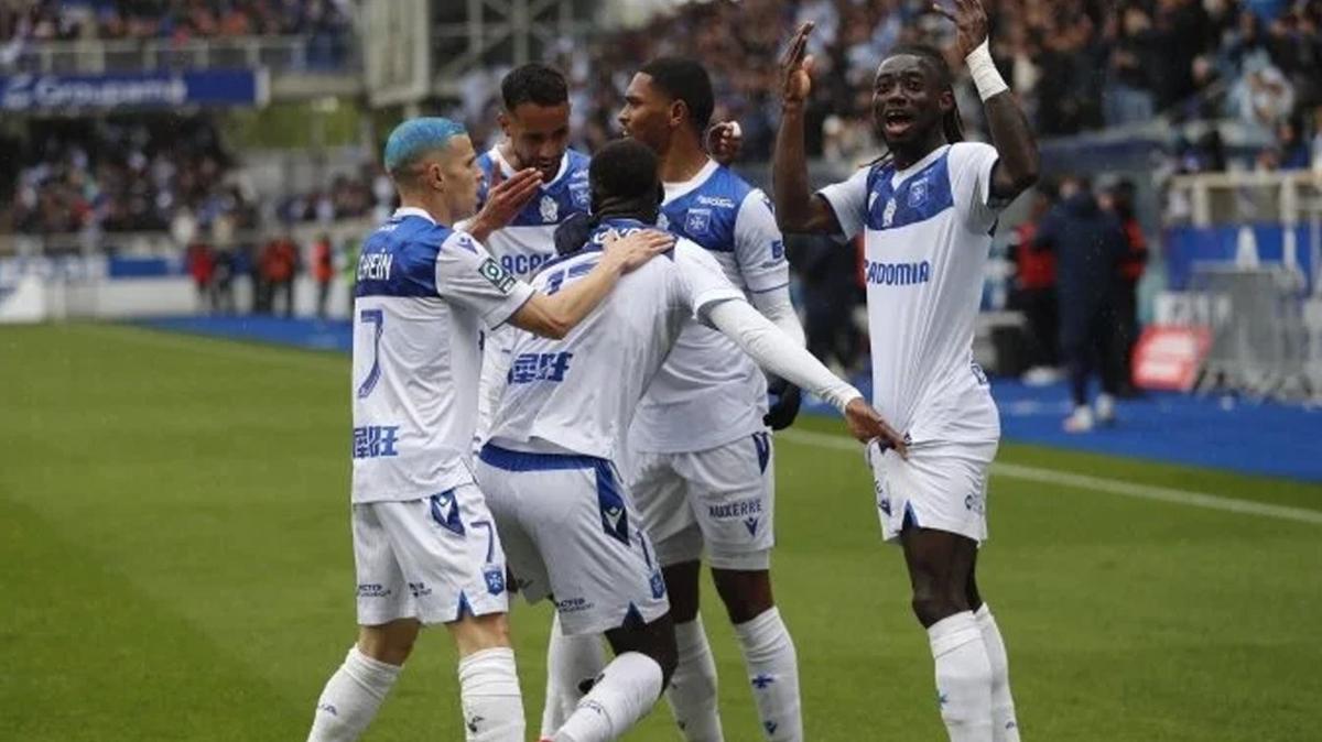 Auxerre, Ligue 1'e geri dnd!