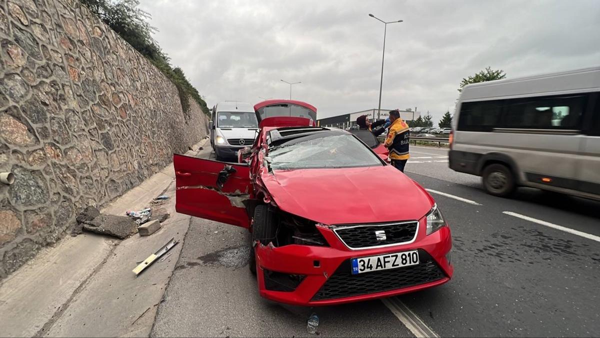 Otomobil emniyet eridindeki tra arpt: 3 yaral