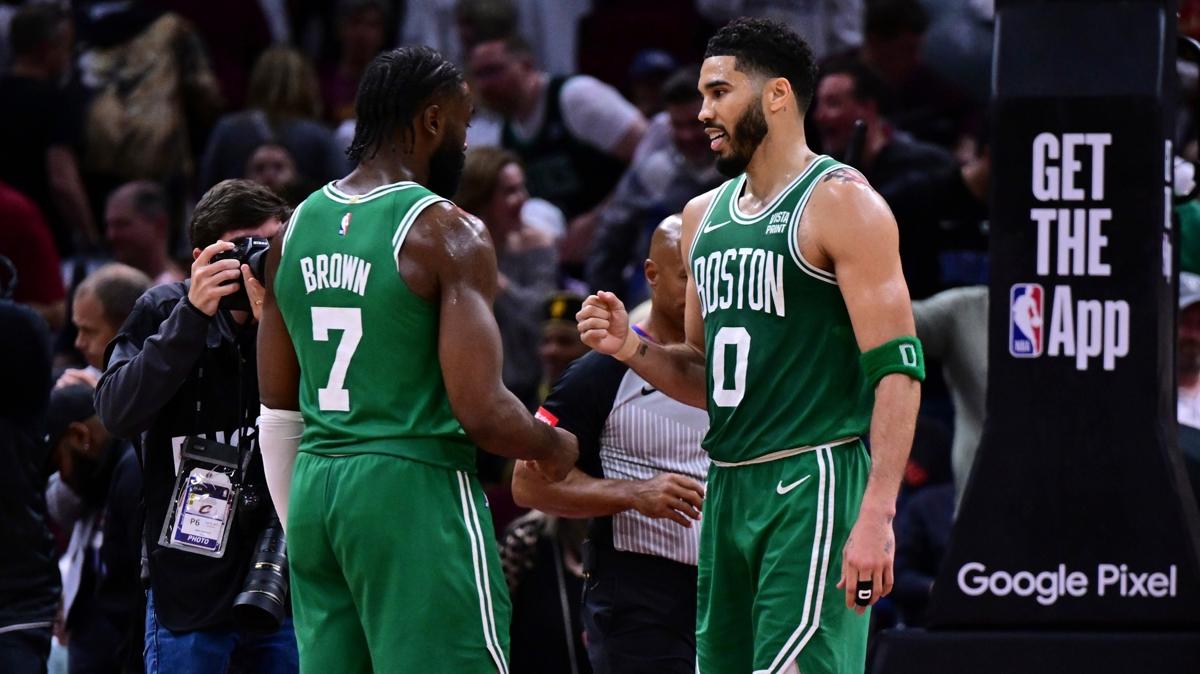 Boston Celtics deplasmanda Cleveland Cavaliers' yenerek seriyi 3-1 yapt