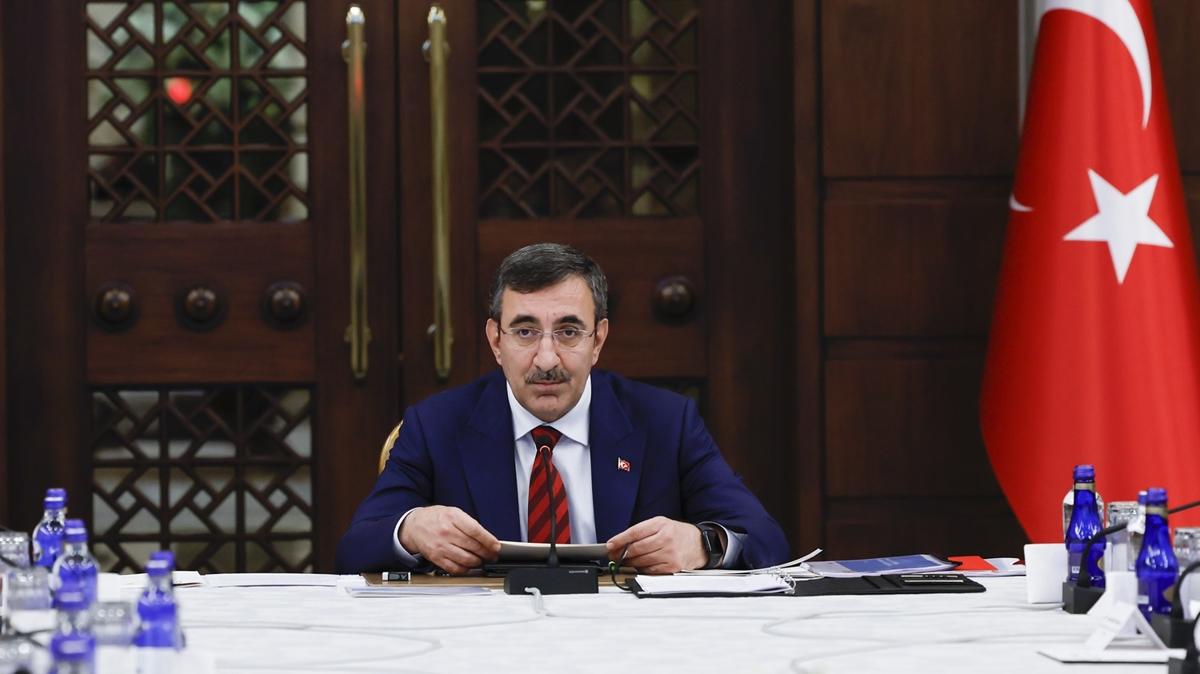 Cumhurbakan Yardmcs Ylmaz: Siyasetin mutlaka kutuplamadan uzaklamas gerekiyor 