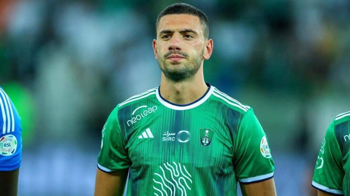 Fenerbahe'den Merih Demiral'a hediye!