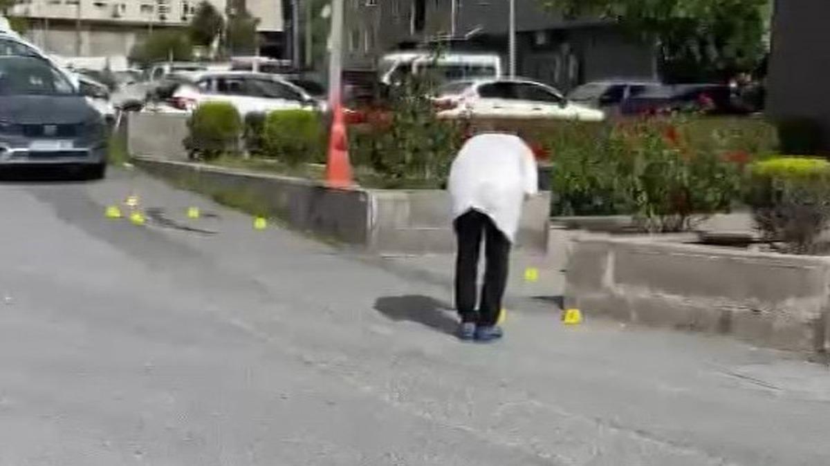 Kkekmece'de 28 yandaki Bahar' eski nianls sokak ortasnda silahla ldrd