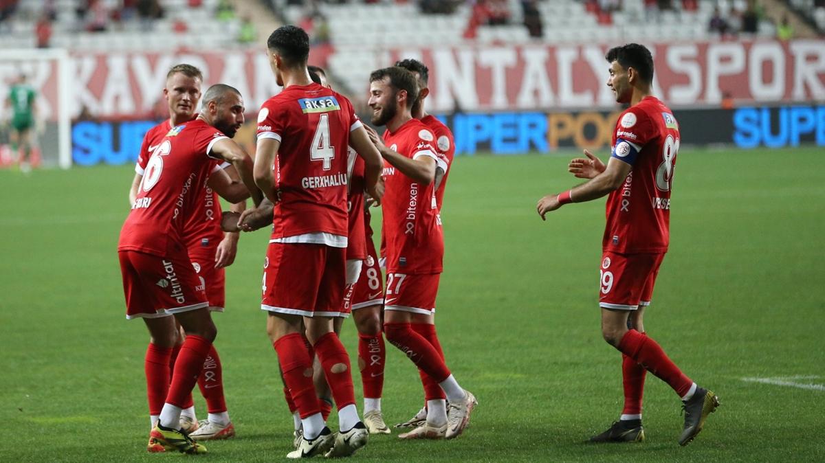 Antalyaspor, Adana'y 2 golle geti!