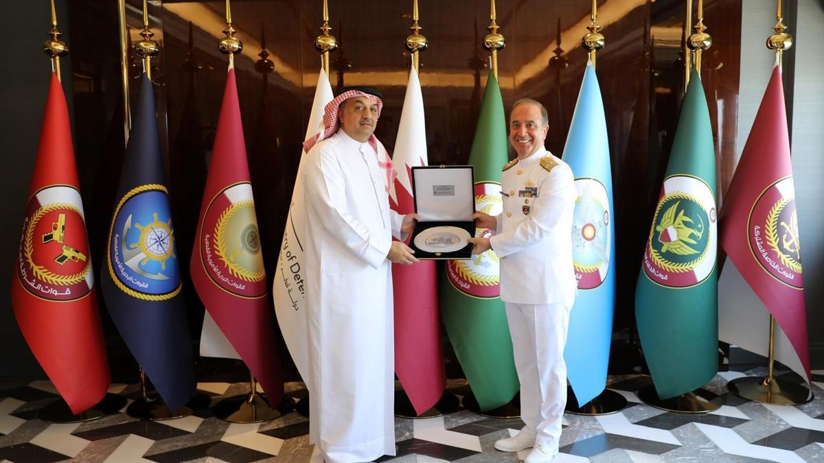 Deniz Kuvvetleri Komutan Oramiral Tatlolu Katar' ziyaret etti