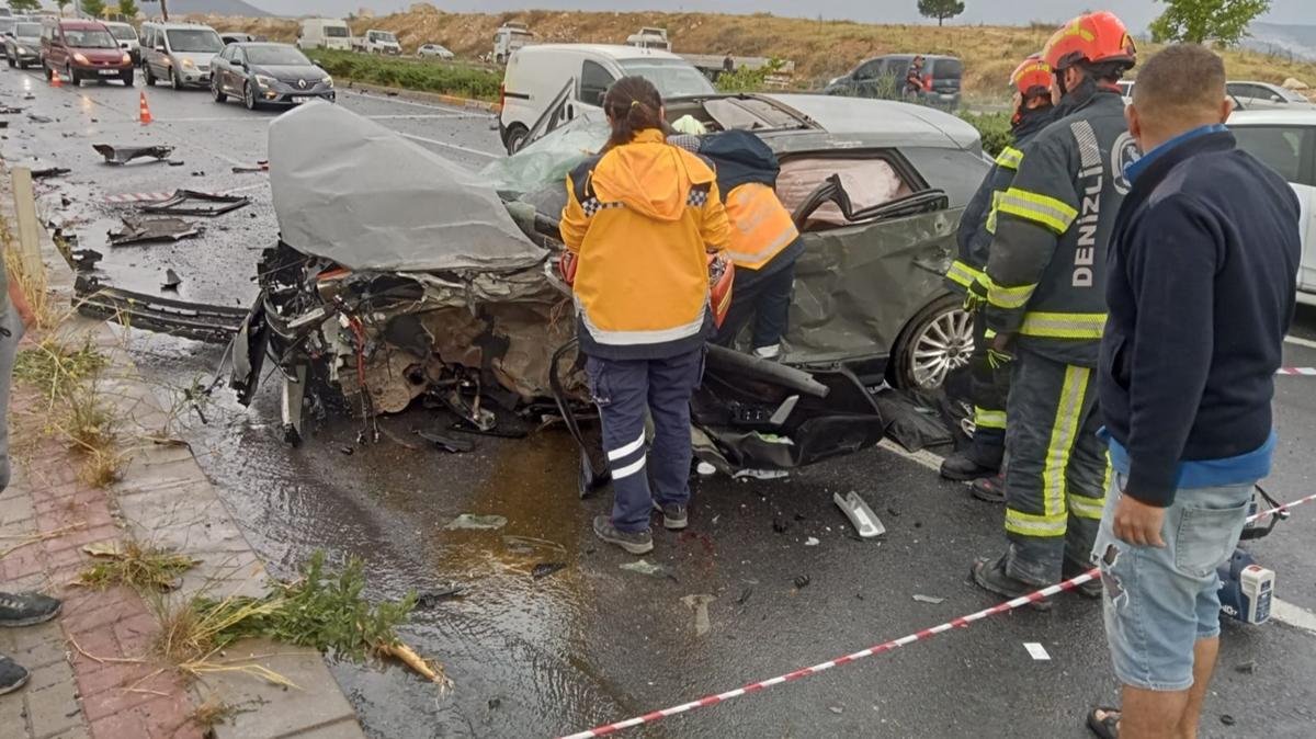 Denizli'de trafik kazas: 1 l, 2 yaral