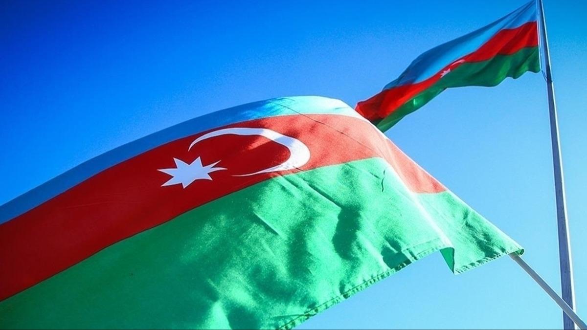 Azerbaycan, Ermenistan'dan alnan 4 kyde daha bayraklar gndere ekti