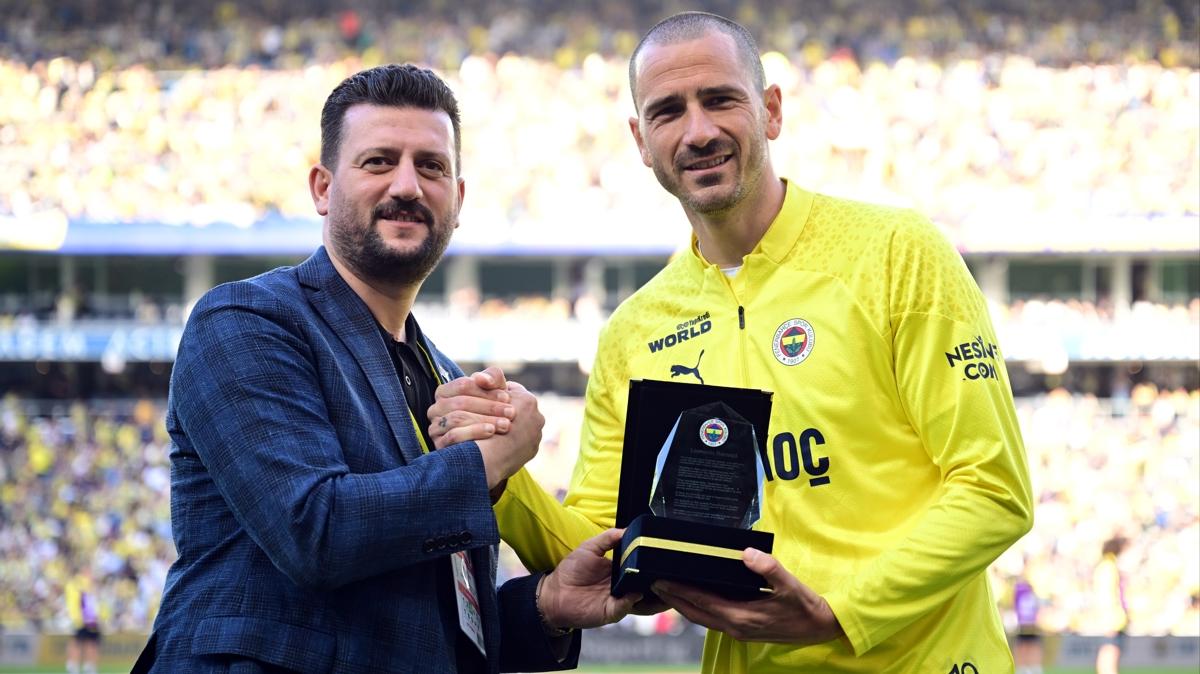 Leonardo Bonucci'ye plaket takdim edildi