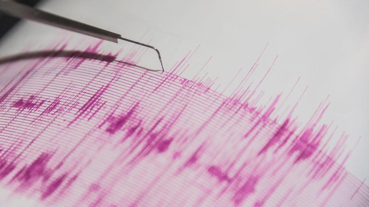 stanbul'da 3,8 byklnde deprem