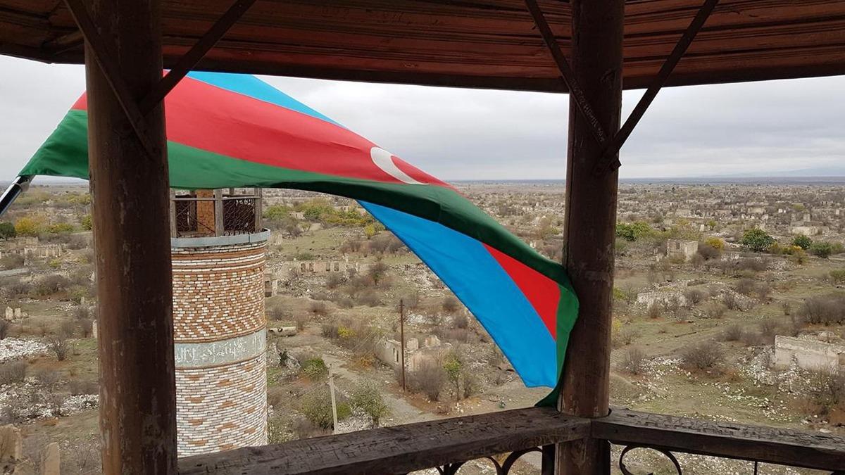 Azerbaycan bamszlnn 106. yl