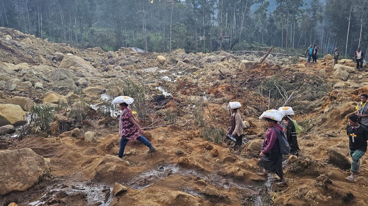 Papua Yeni Gine'de yeni toprak kaymas riski