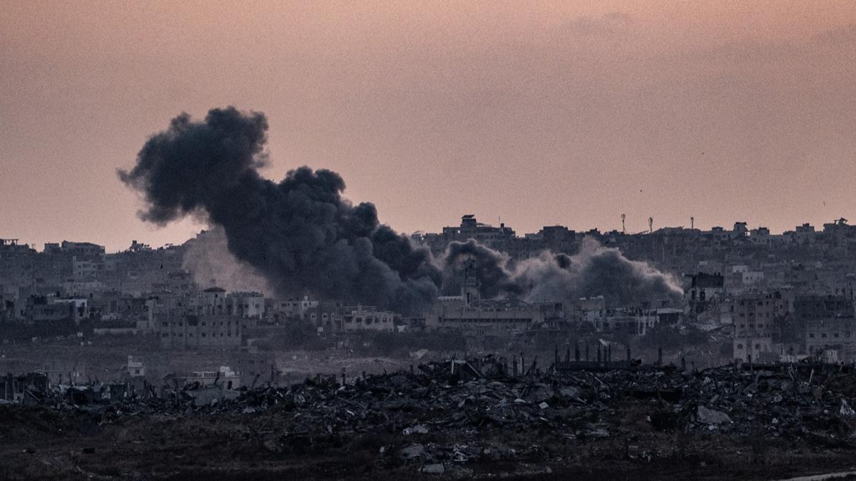 Soykrmc srail'in Refah'a gece boyu dzenledii saldrlarda ok sayda Filistinli ehit oldu