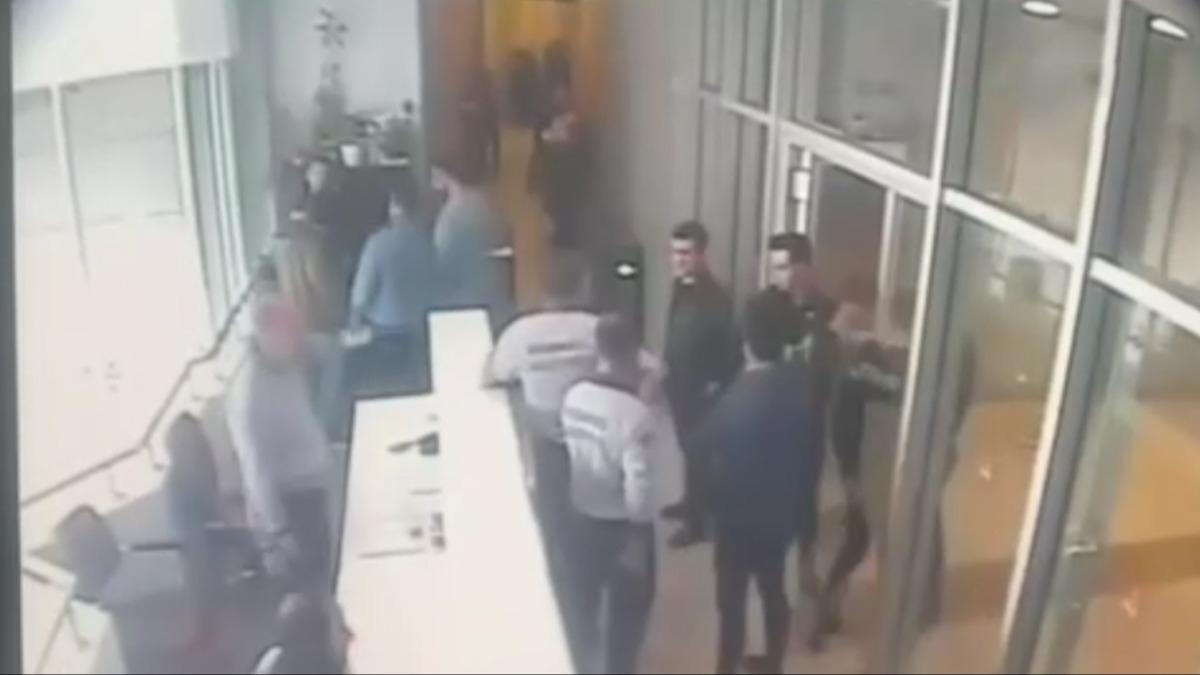 stanbul Adliyesi'nde hareketli anlar! Sust yakaland