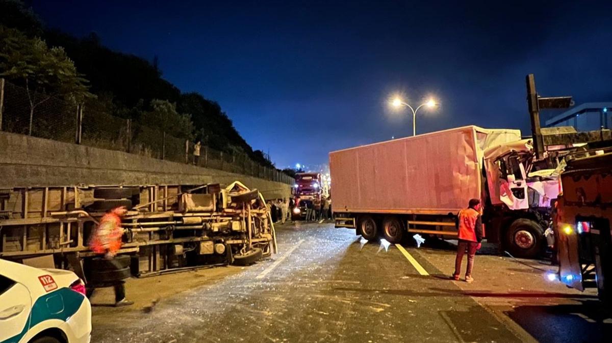 Anadolu Otoyolu'nda trafik kazas: 4 kii yaraland