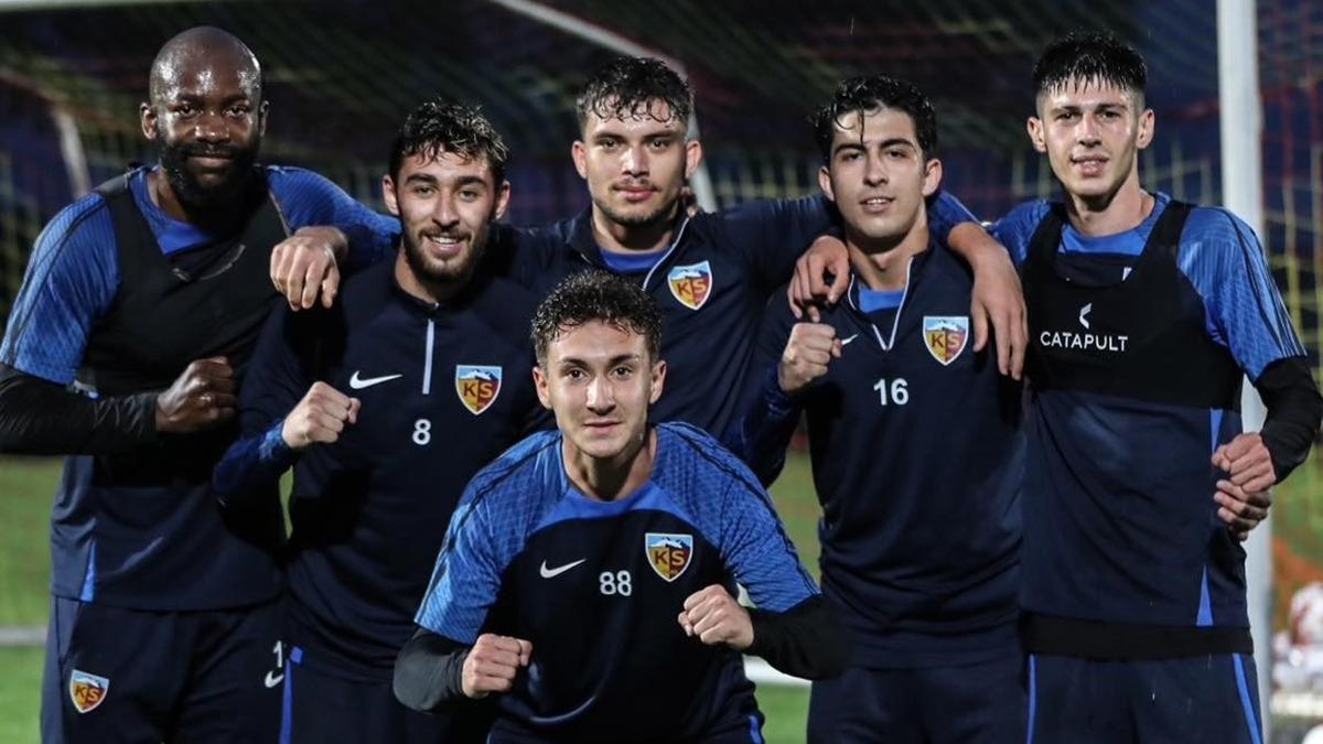 Kayserispor'da 10 gen futbolcu oynad