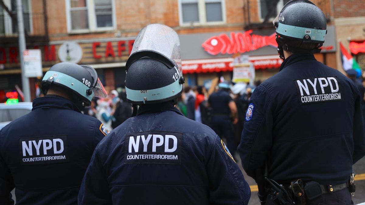 New York polisinden Trk muhabire mdahale! AK Parti'den sert tepki