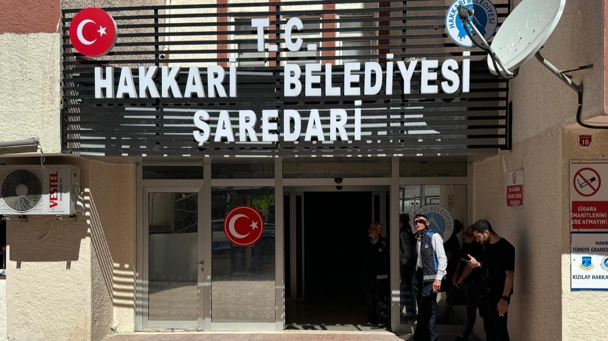 Hakkari Belediye Bakan Mehmet Sddk Ak grevden uzaklatrld