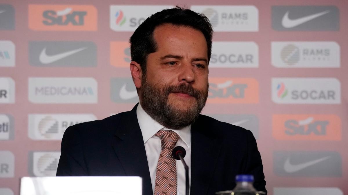 Erden Timur grevi braktn aklad! ''Tutunacak dallar teker teker krld''