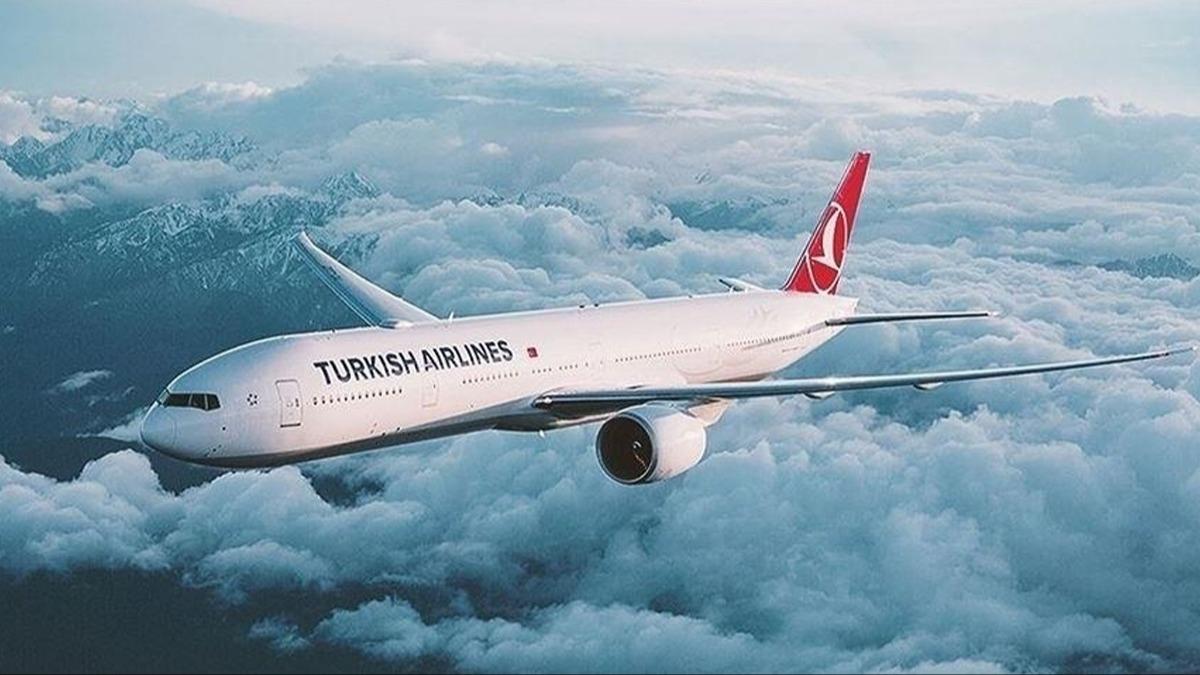 THY pilotu 2 bin metreden fark etti! Kuleye bildirdi