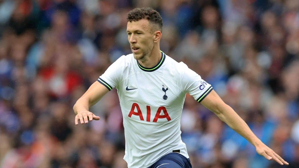 Tottenham'da 4 ayrlk birden