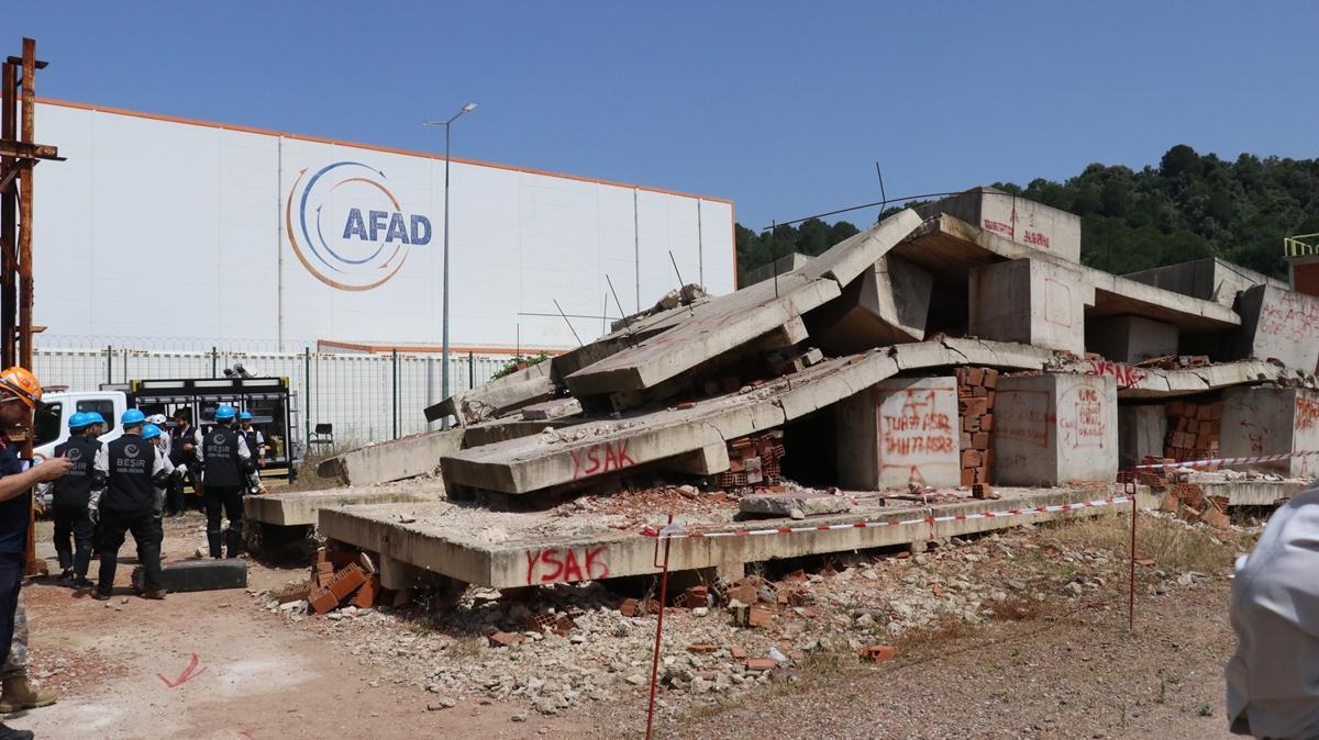 5 ilde 6,7 büyüklüğünde deprem senaryosuyla tatbikat