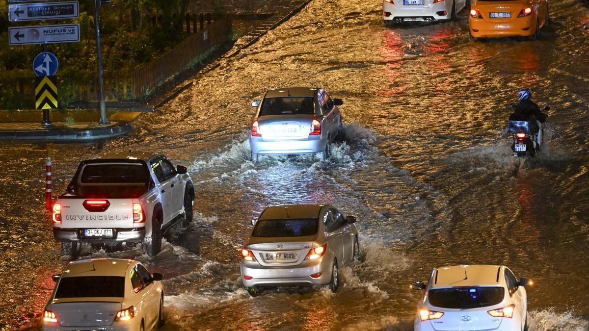 Ankara'da ayn manzara! Saanak ve frtna lm getirdi