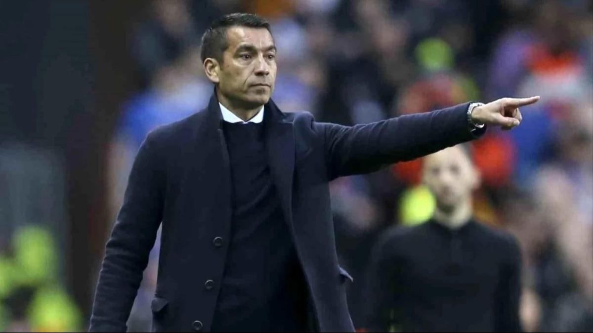 Beikta'ta yeni dnem balad! Takm Giovanni van Bronckhorst'a emanet 