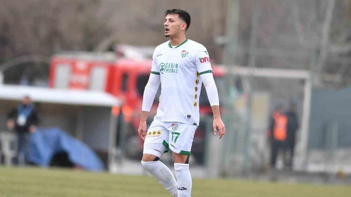 Bursaspor'un 19 yandaki gen yldz Hasan Sabri Karaca futbolu brakt