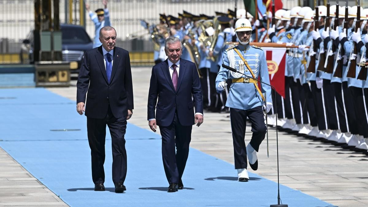 Cumhurbakan Erdoan, zbekistan Cumhurbakan Mirziyoyev'i resmi trenle karlad