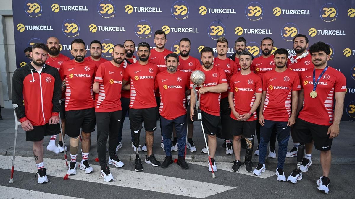 Avrupa ampiyonu Ampute Milli Futbol Takm, yurda dnd
