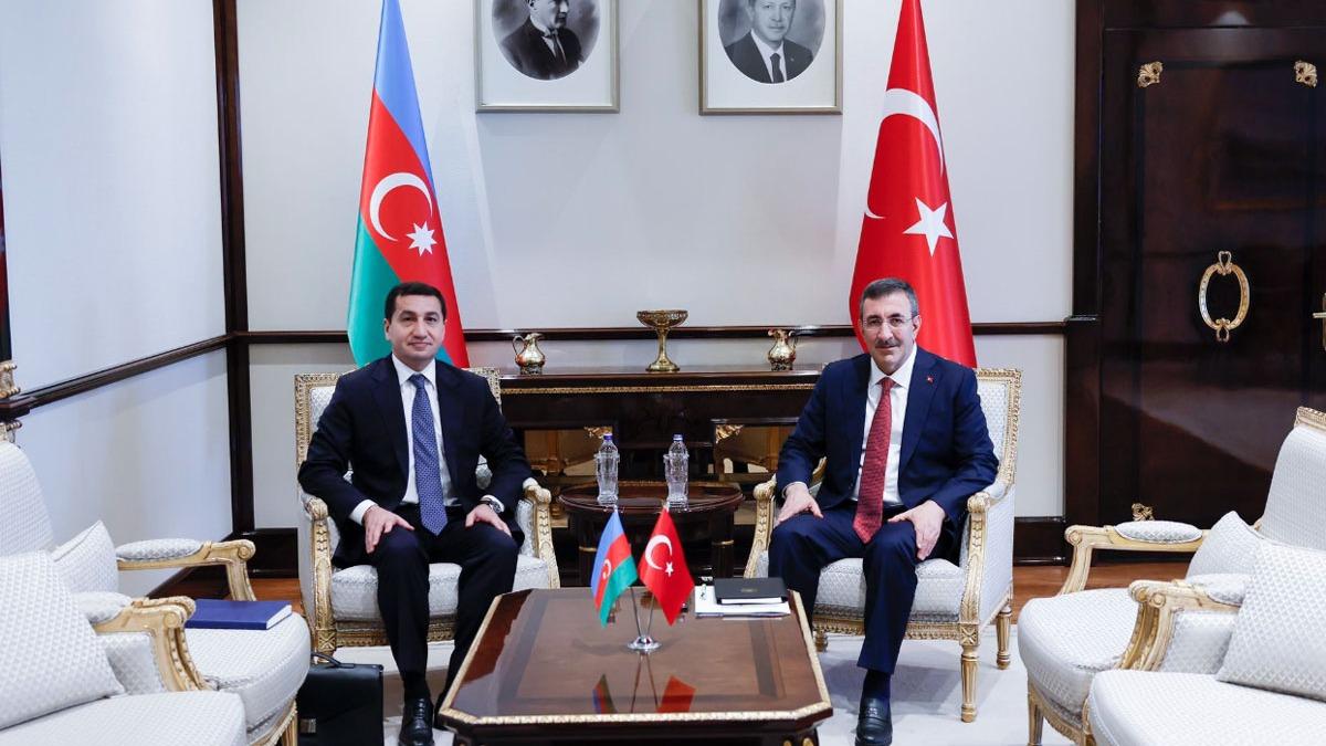 Cumhurbakan Yardmcs Ylmaz, Azerbaycanl mevkida ile grt 