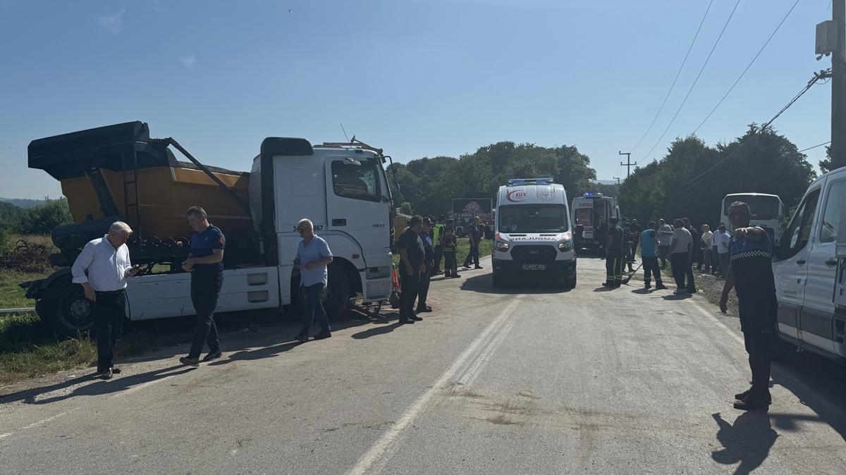 Kocaeli'de tr ile servis midibs arpt: 1'i ar 26 kii yaraland