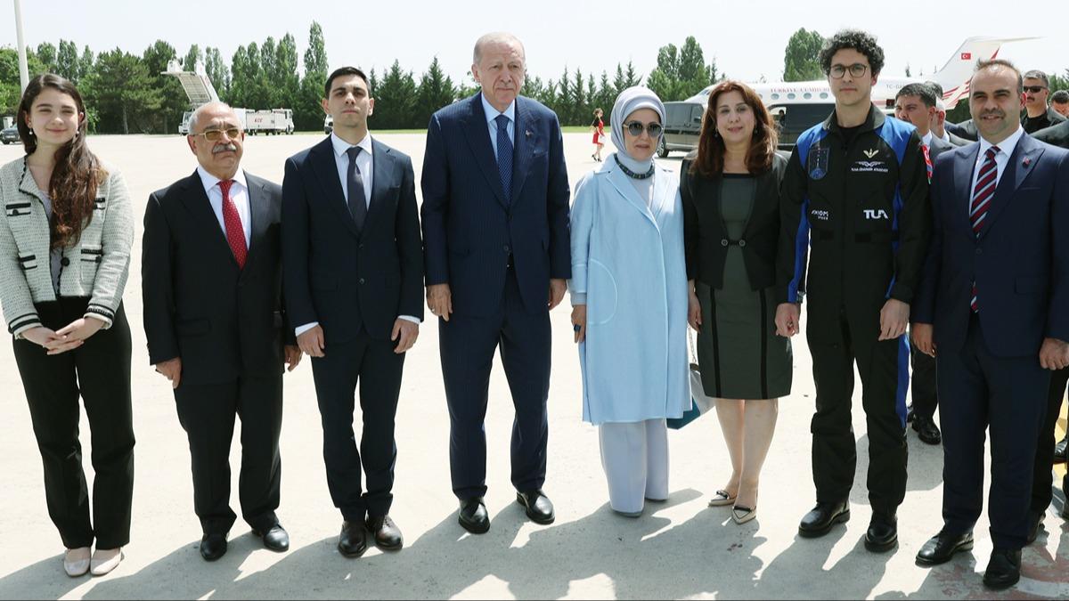 spanya ziyareti ncesi grme... Cumhurbakan Erdoan, Tuva Cihangir Atasever ile ailesini kabul etti