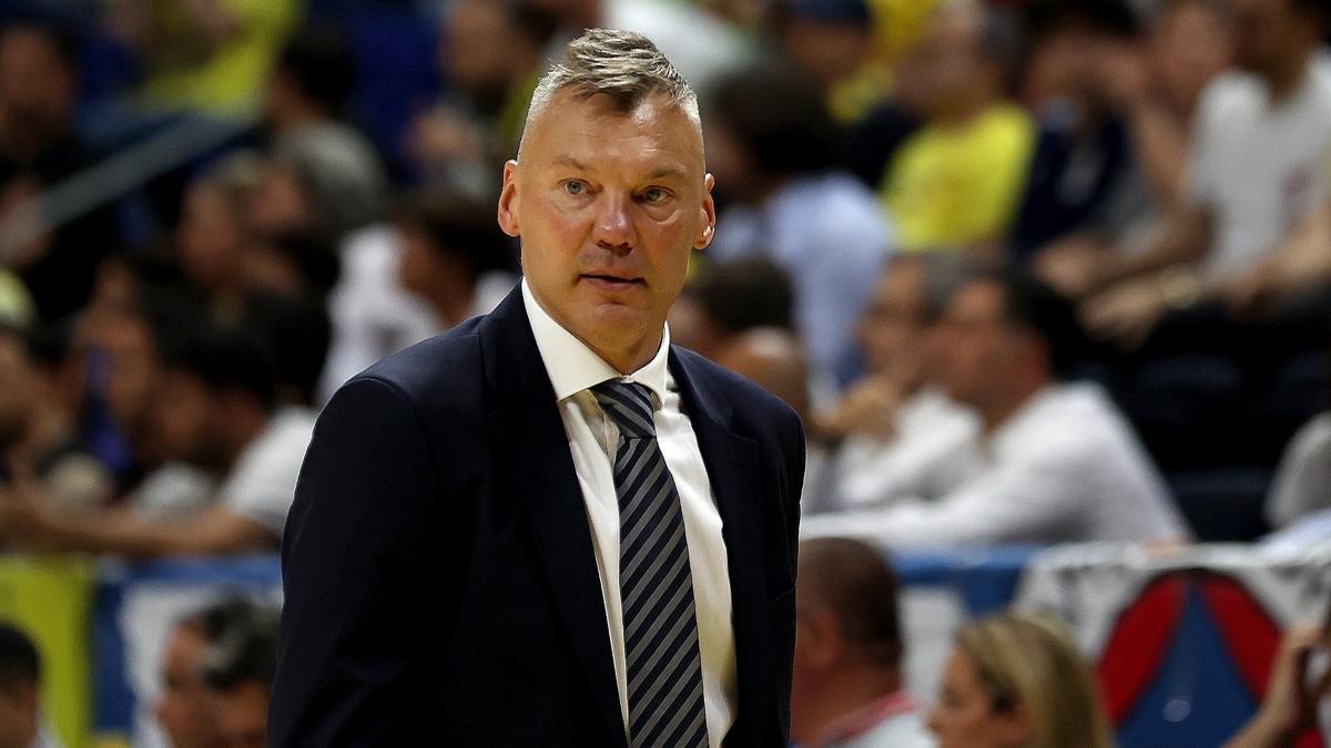 Jasikevicius: Davis'ten Kobe Bryant performans geldi