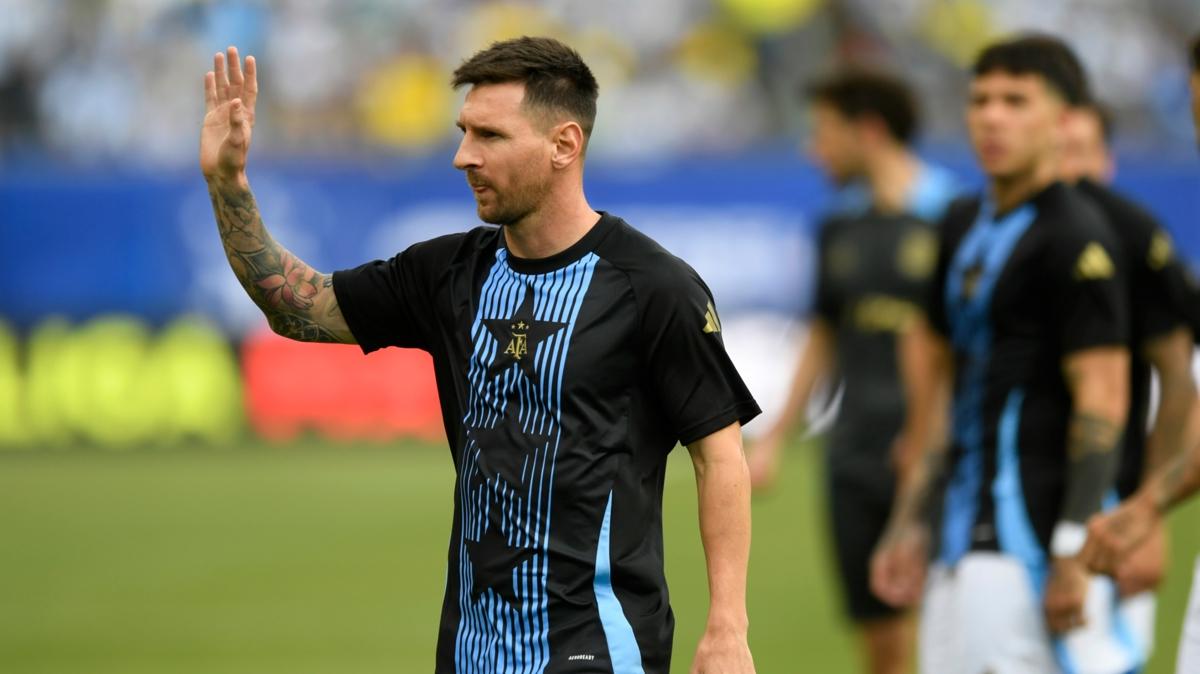 Lionel Messi: Futbolu brakmaya hazr deilim