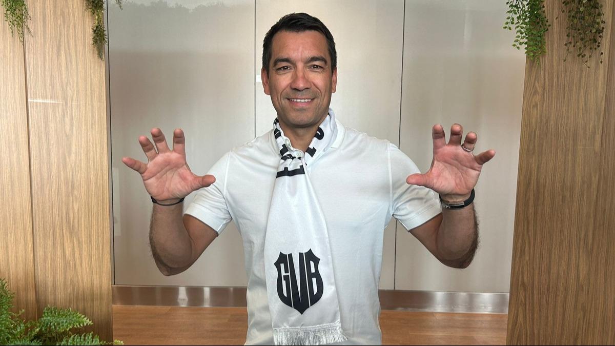 Beikta iin geldi! Giovanni van Bronckhorst, stanbul'da