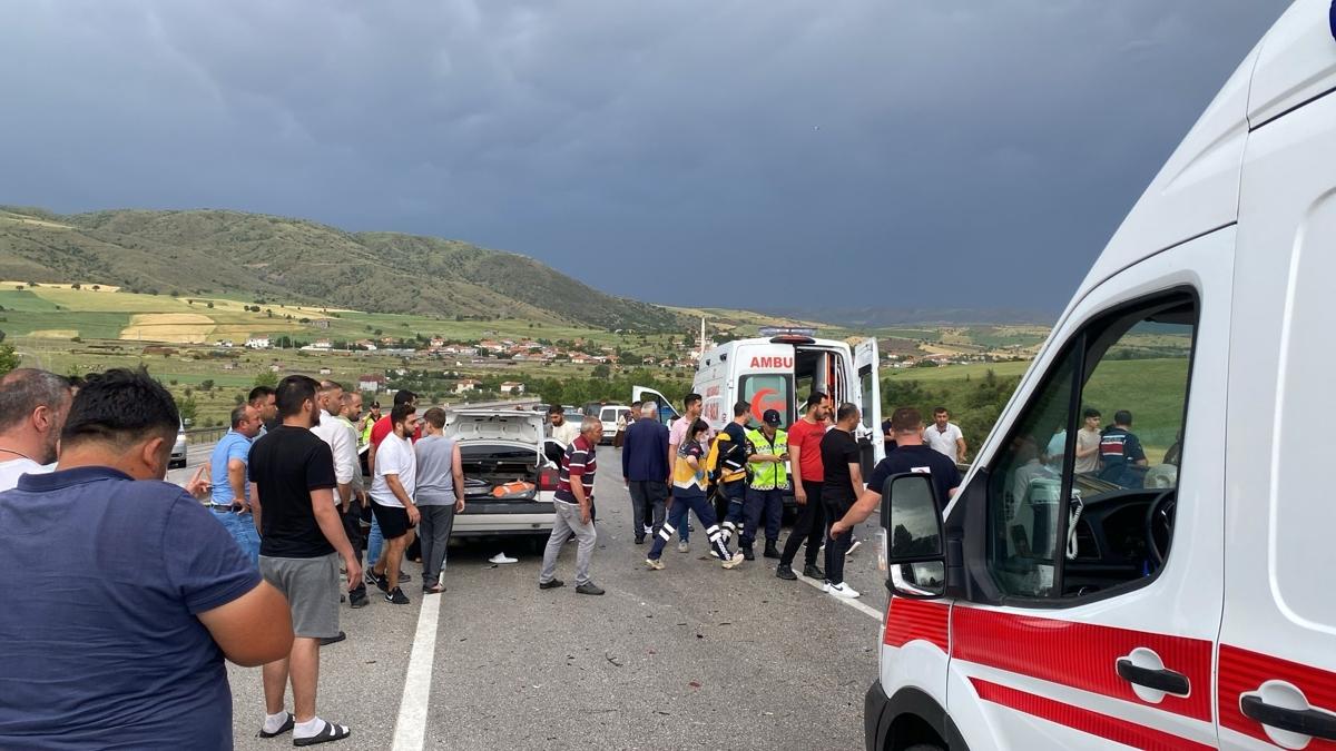 Ankara'da zincirleme trafik kazas: 10 kii yaraland