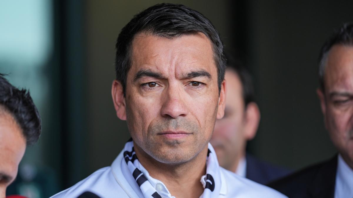 Beikta'ta yeni dnem balyor! Giovanni van Bronckhorst imzay atyor