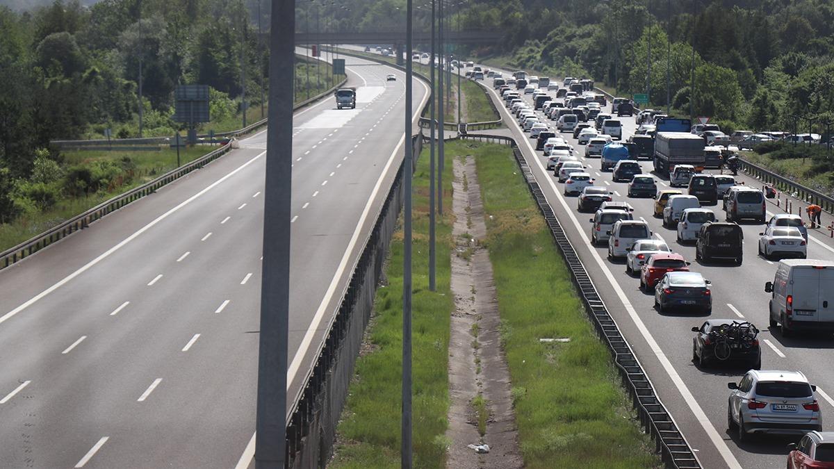 Kurban Bayram trafii balad! Akn akn gidiyorlar 