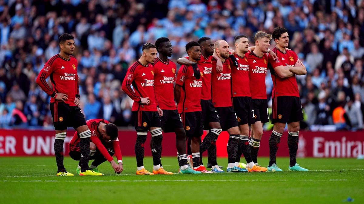 Manchester United yaplanmaya gidiyor! Kadroda byk temizlik