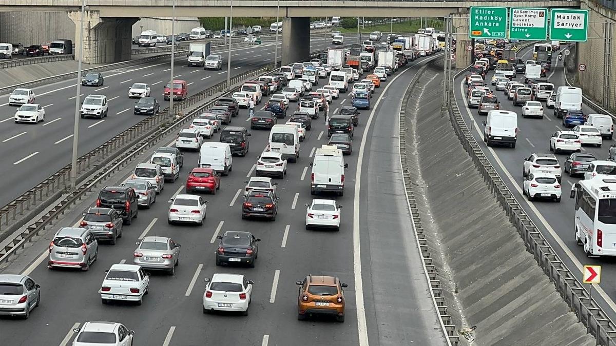 Yollarda Kurban Bayram younluu: stanbul'dan g balad