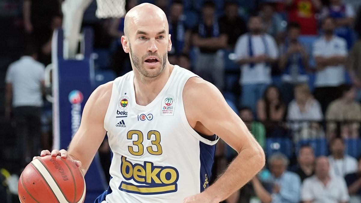 Fenerbahe Beko'da Nick Calathes ayrl akland